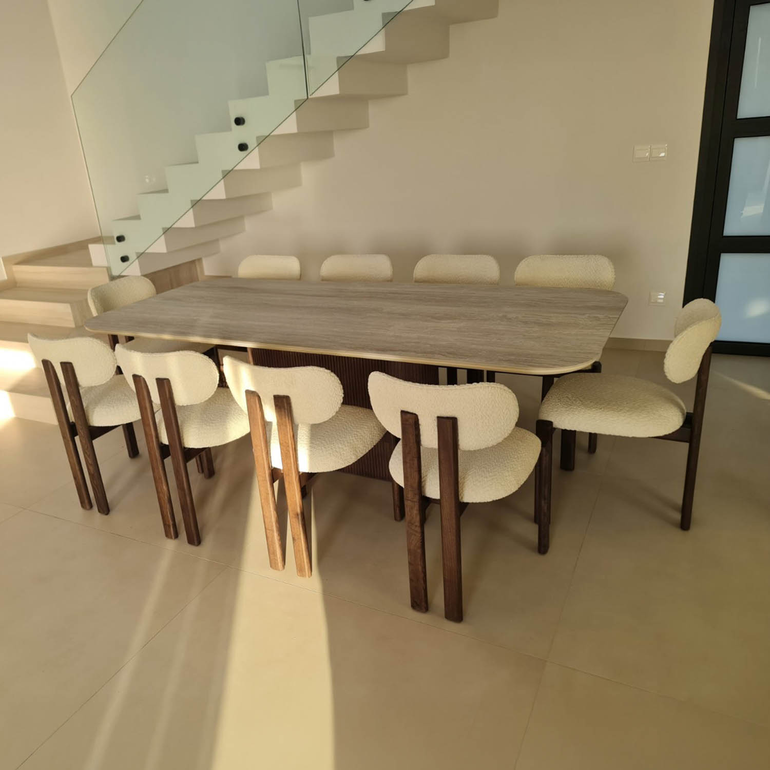 tofias-deluxe-dining-rondo-dining-table-01 (1 1) Rondo - Image 1